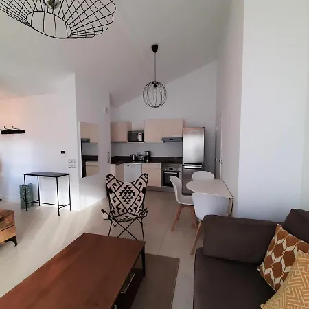 Apartament De Standing Au Coeur De Saint-jean-de-luz, A 200m De La - Fr-1-239-595 *