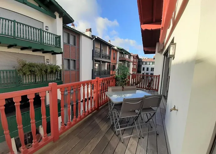Lejlighed De Standing Au Coeur De Saint-jean-de-luz, A 200m De La - Fr-1-239-595 *